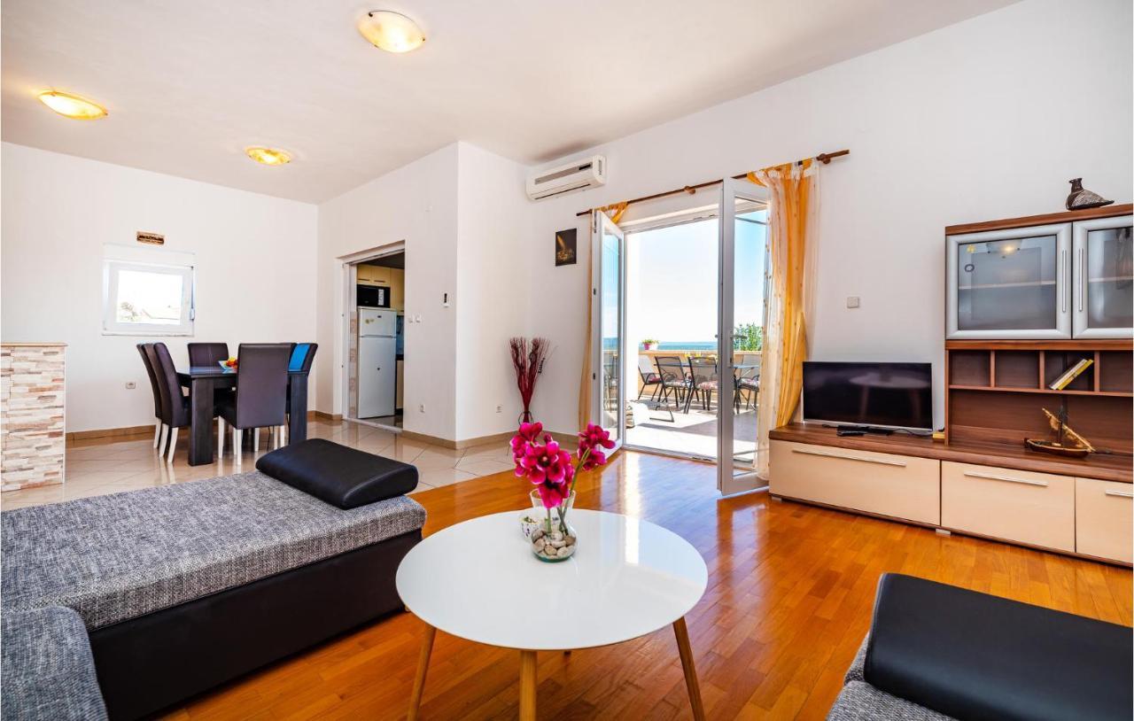 Beautiful Apartment In Maslenica With Kitchen Eksteriør billede