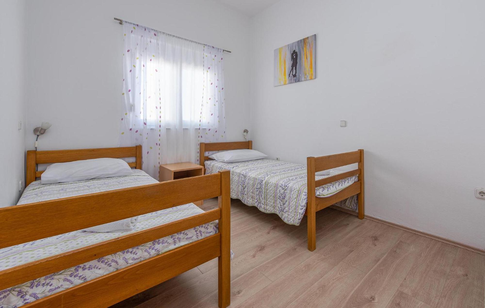 Beautiful Apartment In Maslenica With Kitchen Eksteriør billede