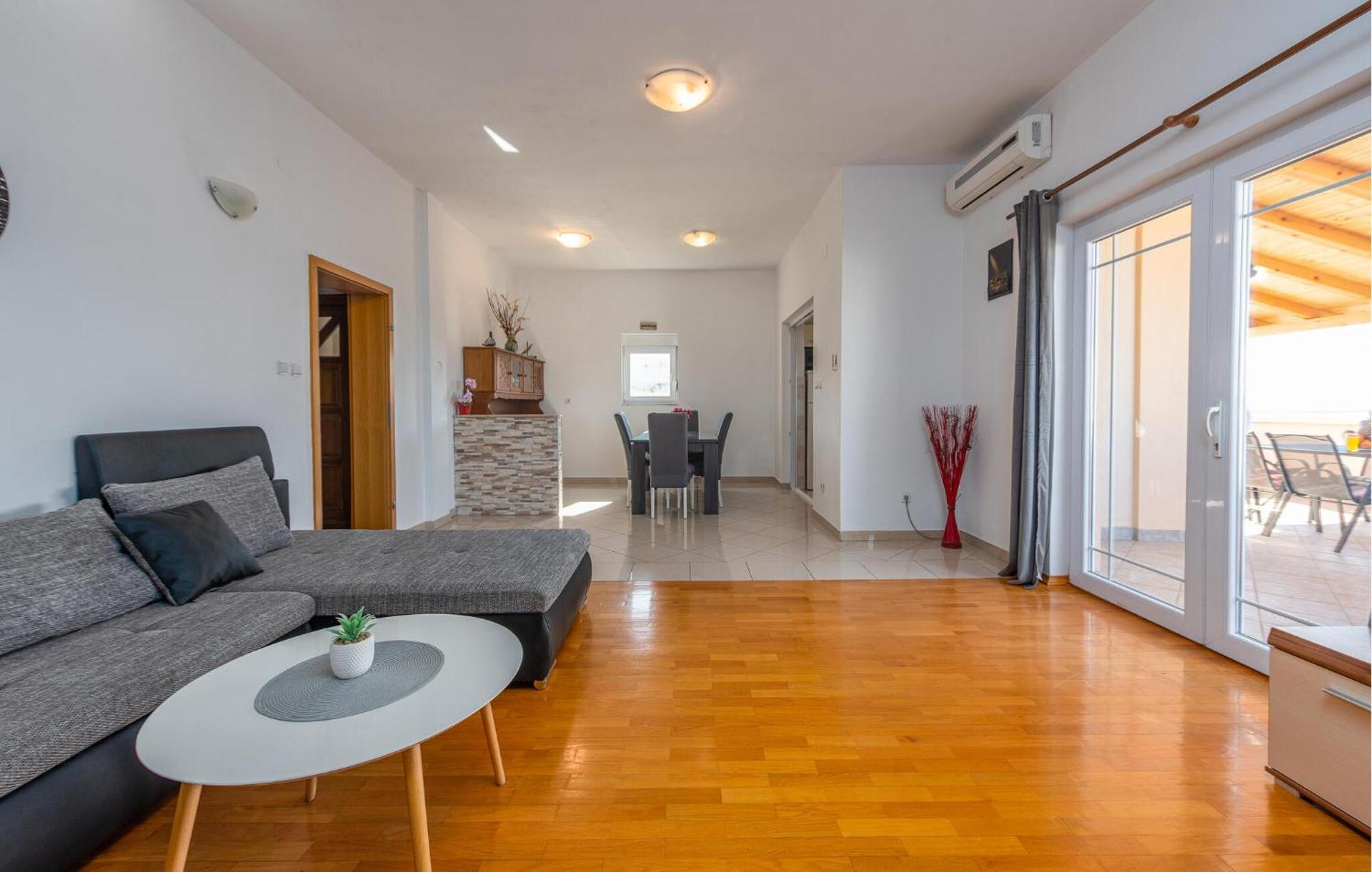 Beautiful Apartment In Maslenica With Kitchen Eksteriør billede