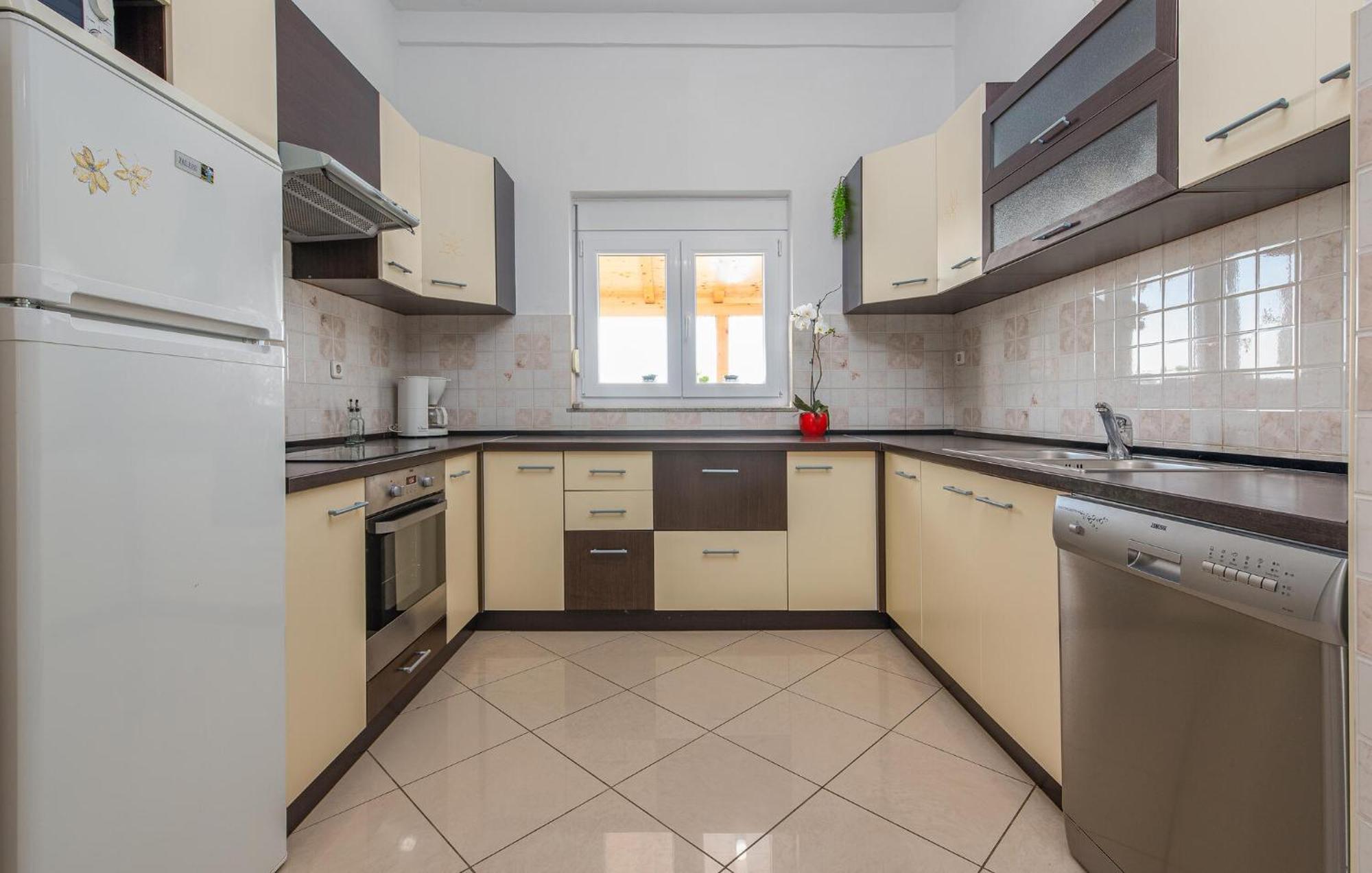 Beautiful Apartment In Maslenica With Kitchen Eksteriør billede