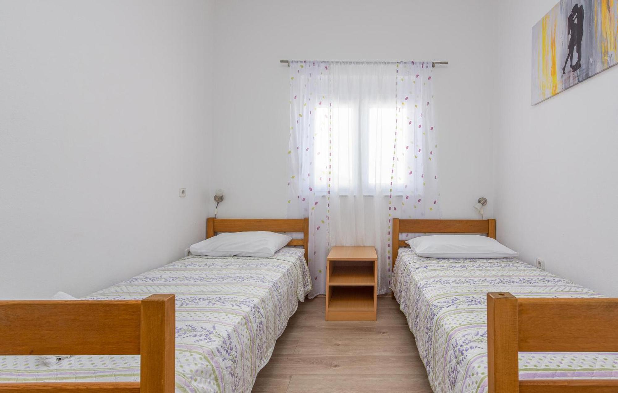 Beautiful Apartment In Maslenica With Kitchen Eksteriør billede