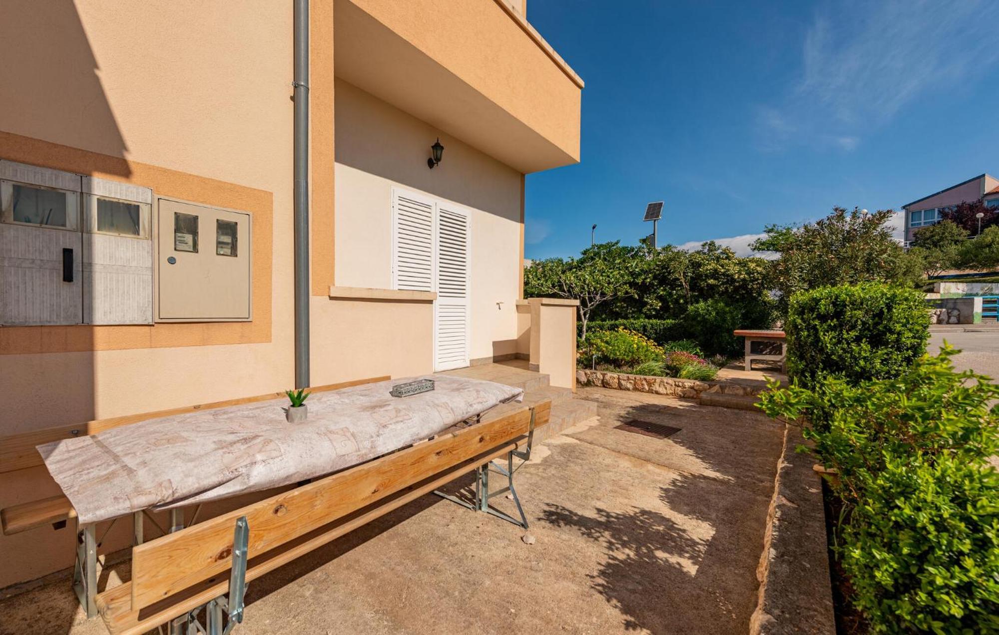 Beautiful Apartment In Maslenica With Kitchen Eksteriør billede