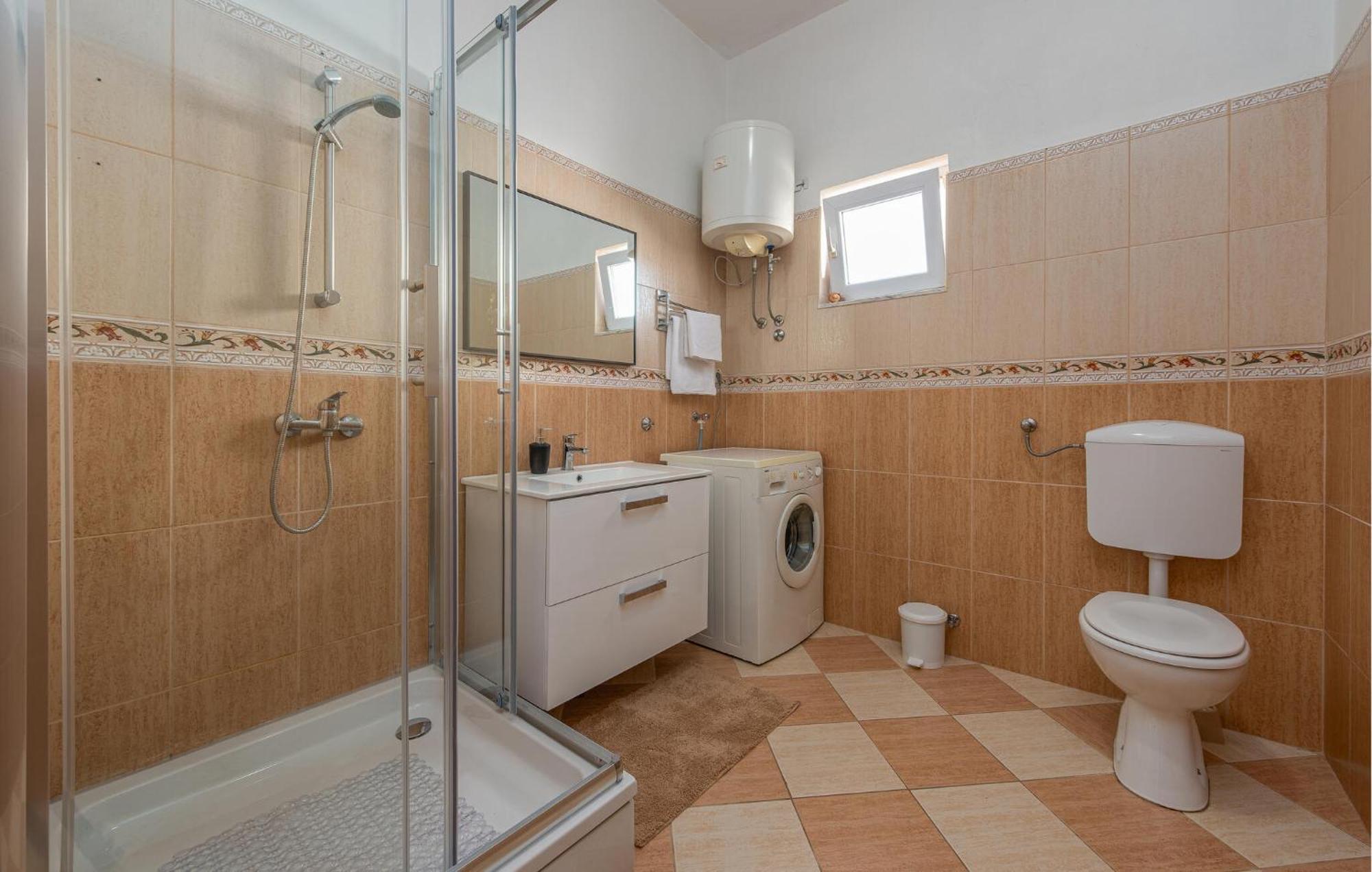 Beautiful Apartment In Maslenica With Kitchen Eksteriør billede