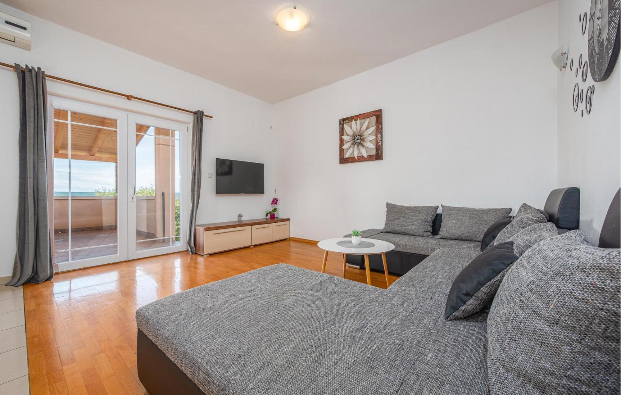 Beautiful Apartment In Maslenica With Kitchen Eksteriør billede