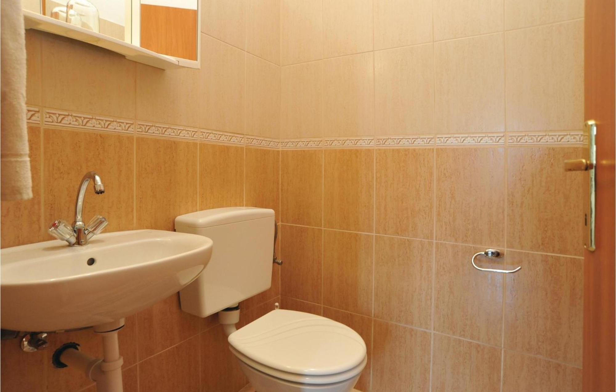Beautiful Apartment In Maslenica With Kitchen Eksteriør billede