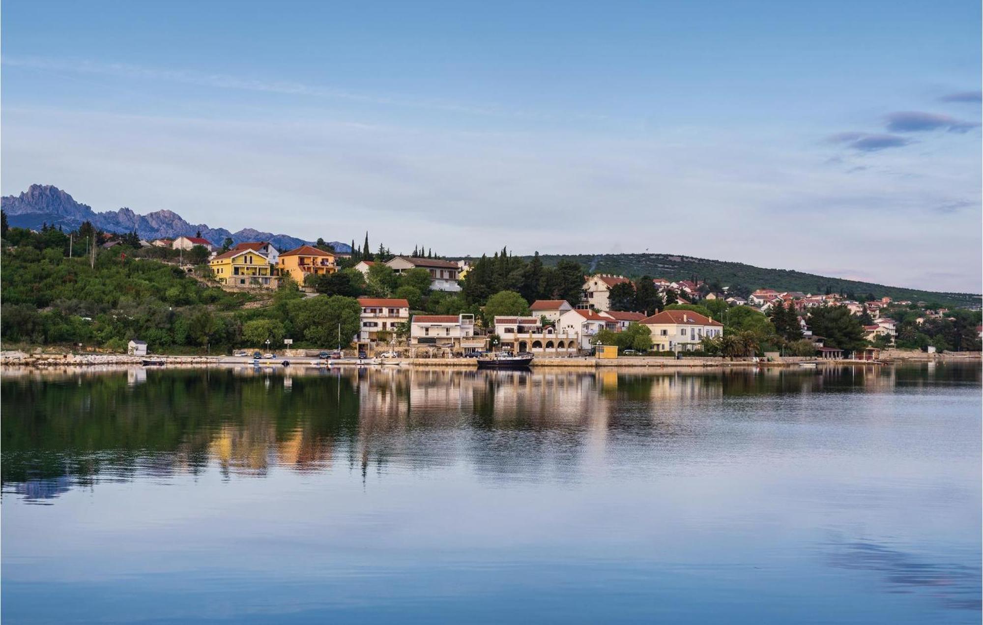 Beautiful Apartment In Maslenica With Kitchen Eksteriør billede